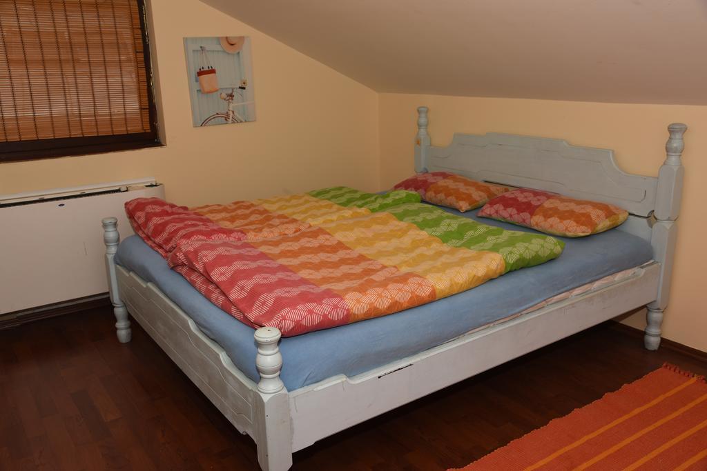 Hostel Bed N Beer เบลเกรด ภายนอก รูปภาพ