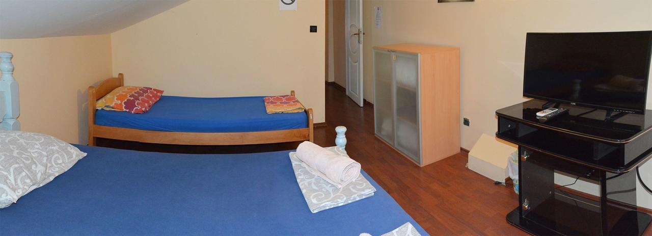 Hostel Bed N Beer เบลเกรด ภายนอก รูปภาพ