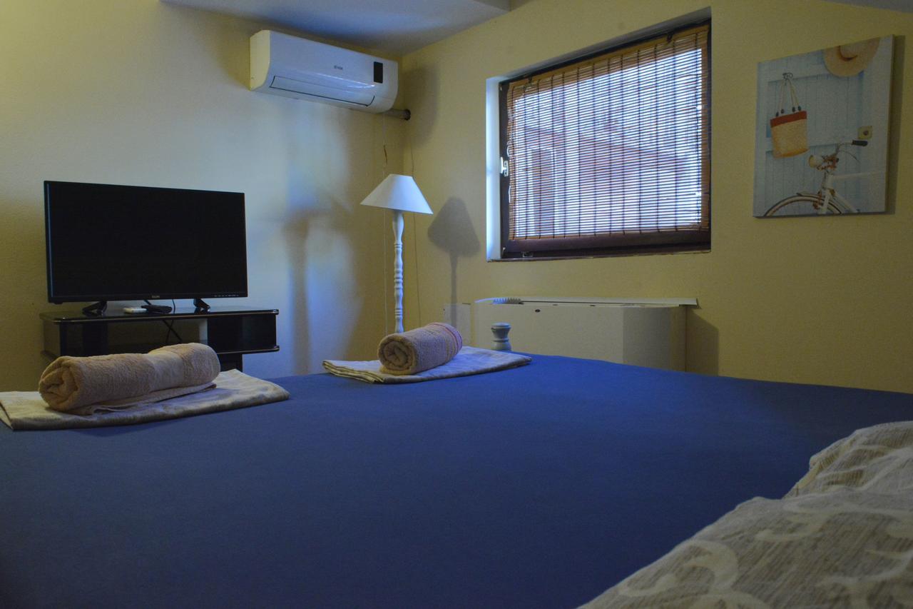 Hostel Bed N Beer เบลเกรด ภายนอก รูปภาพ